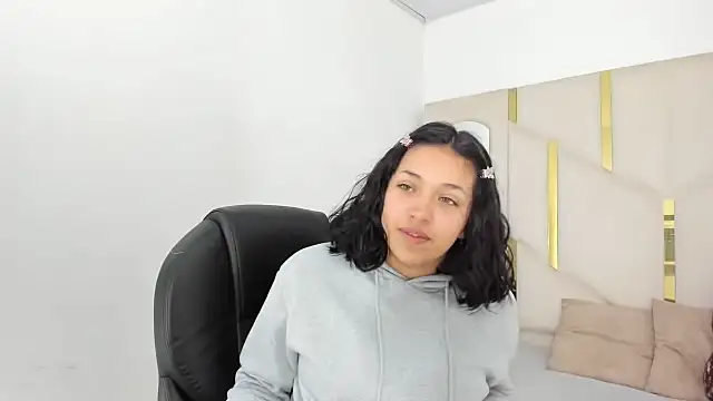 IsabellRodriguez18 online show from 19, 9, 2025