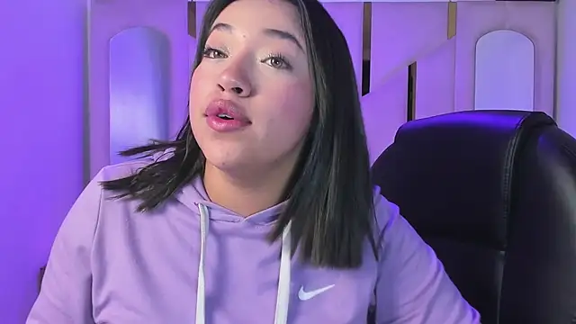 IsabellRodriguez18 online show from 6, 4, 2026