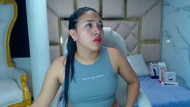 IsabellRodriguez18 online show from 7, 3, 2025
