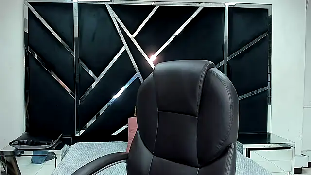 IsabellRodriguez18 online show from 9, 10, 2025