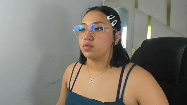 IsabellRodriguez18 online show from 3, 12, 2025