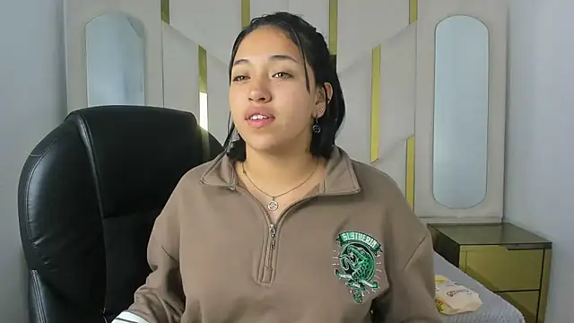 IsabellRodriguez18 online show from 29, 10, 2025