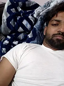 Snapshot of playboyz77 chatting on 19, 11, 2025 playboyz77 online show from 19, 11, 2025