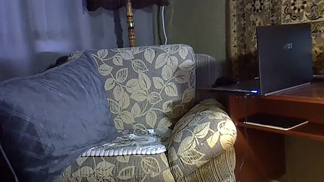 EllaJohnsonX online show from 9, 4, 2026