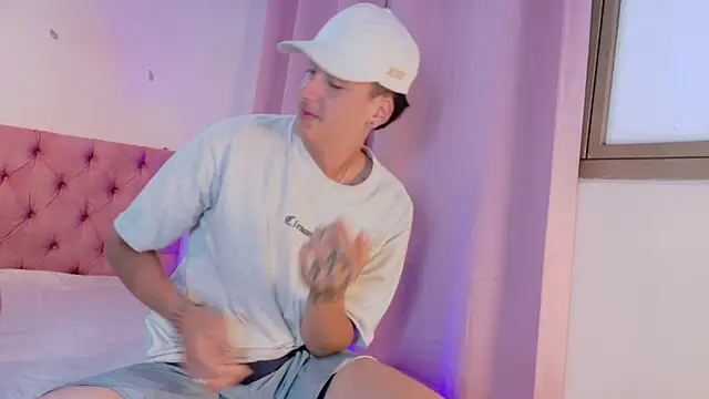 Snapshot of two_milkyway chatting on 17, 1, 2026 two milkyway online show from 17, 1, 2026