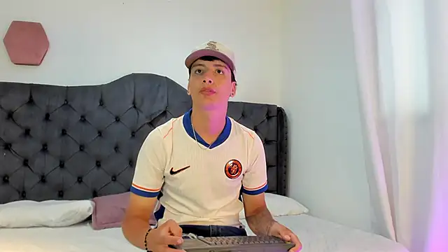 two milkyway online show from 17, 3, 2026