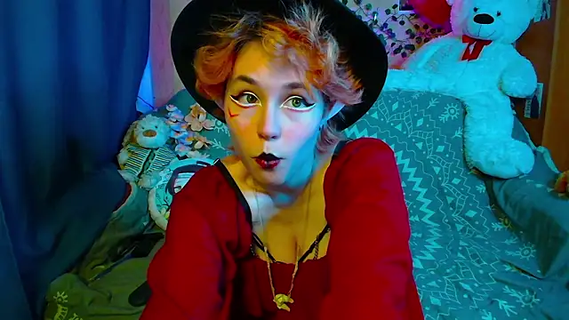 Snapshot of TrickyKitsune chatting on 12, 2, 2026 TrickyKitsune online show from 12, 2, 2026