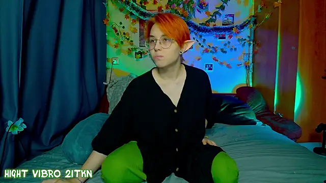 TrickyKitsune online show from 4, 12, 2025