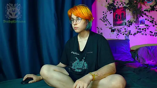 Snapshot of TrickyKitsune chatting on 4, 7, 2026 TrickyKitsune online show from 4, 7, 2026