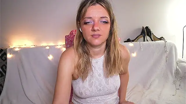 Magnetic Amy online show from 9, 10, 2025