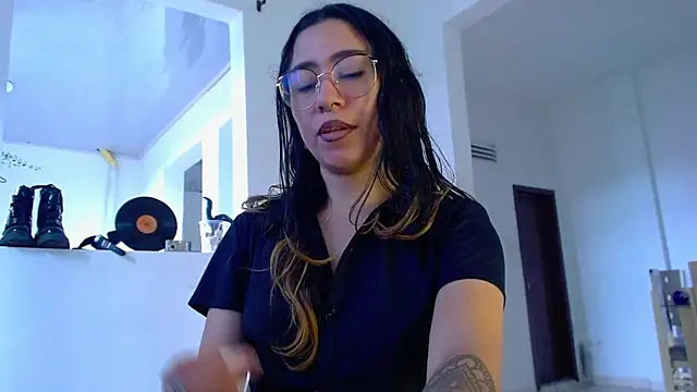Snapshot of Maam_Ine chatting on 1, 5, 2026 Maam Ine online show from 1, 5, 2026