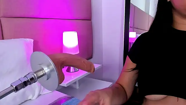 Snapshot of SammyMorales chatting on 26, 11, 2025 SammyMorales online show from 26, 11, 2025