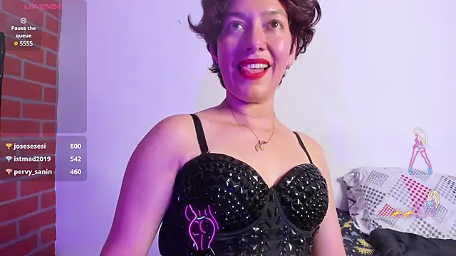 Laura hellss online show from 2, 3, 2025