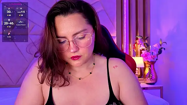 LunaPleasure online show from 22, 2, 2026