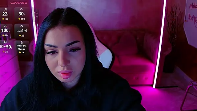 Snapshot of evanew_ chatting on 19, 12, 2025 evanew online show from 19, 12, 2025