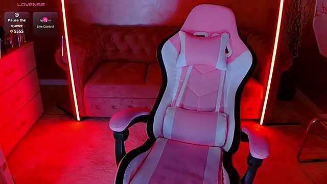 Snapshot of evanew_ chatting on 16, 12, 2025 evanew online show from 16, 12, 2025