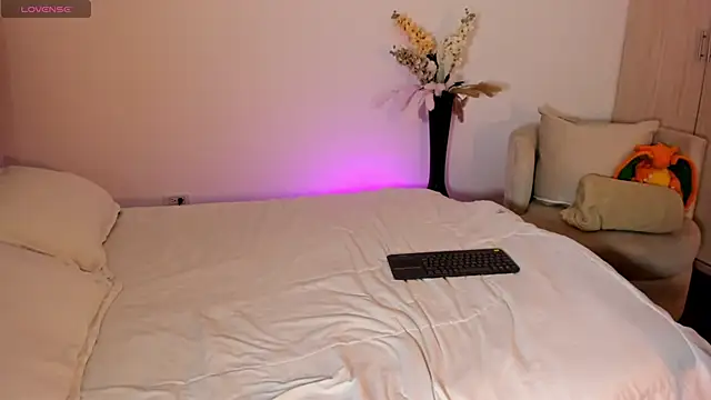 rachaeldeckard   online show from 10, 9, 2025