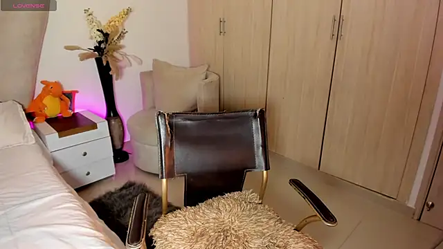 rachaeldeckard   online show from 21, 9, 2025