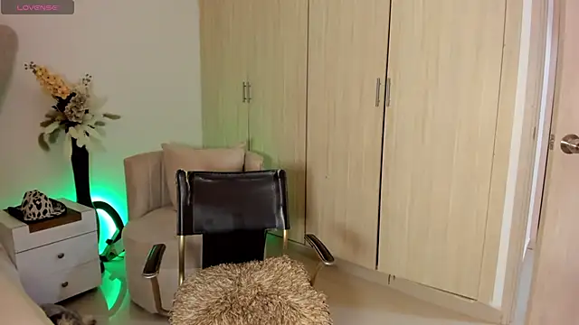 rachaeldeckard   online show from 6, 10, 2025