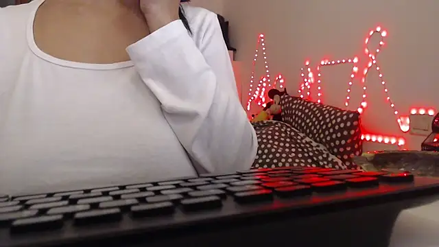 Snapshot of LasolitaAuri chatting on 29, 10, 2025 LasolitaAuri online show from 29, 10, 2025