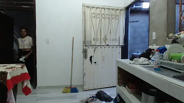 Coral0403 online show from 5, 3, 2025