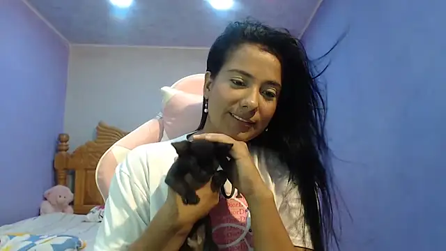 Coral0403 online show from 5, 11, 2025