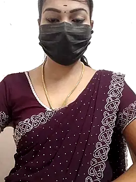 Snapshot of meena_27 chatting on 18, 10, 2025 meena 27 online show from 18, 10, 2025