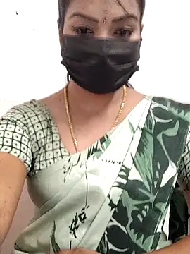 Snapshot of meena_27 chatting on 13, 10, 2025 meena 27 online show from 13, 10, 2025