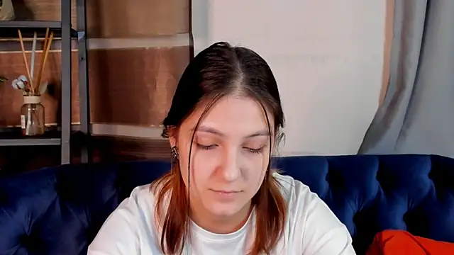 Snapshot of GuinevereGell chatting on 26, 12, 2024 GuinevereGell online show from 26, 12, 2024