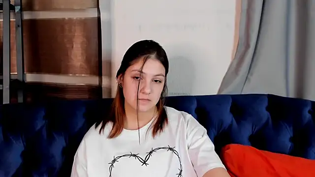 Snapshot of GuinevereGell chatting on 27, 12, 2024 GuinevereGell online show from 27, 12, 2024