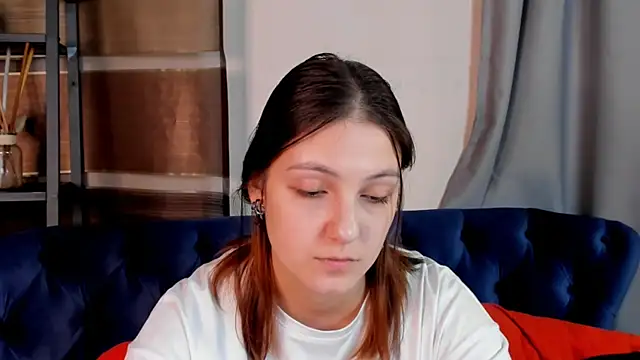 Snapshot of GuinevereGell chatting on 26, 12, 2024 GuinevereGell online show from 26, 12, 2024