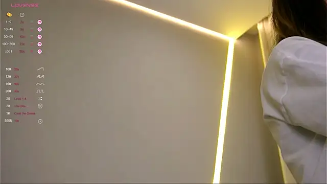 LittleOriana online show from 12, 9, 2025