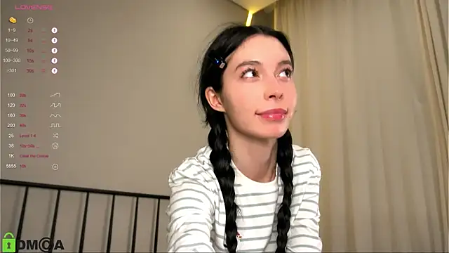 LittleOriana online show from 9, 10, 2025