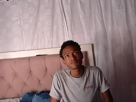khiara2001 online show from 19, 3, 2026
