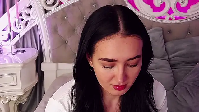 KimKhallifa online show from 8, 2, 2026