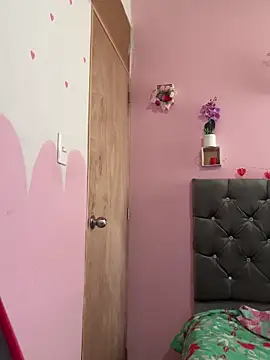 Snapshot of emmariders2 chatting on 24, 9, 2025 emmariders2 online show from 24, 9, 2025