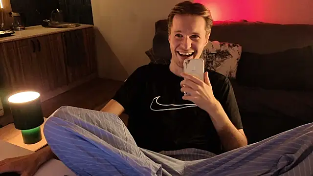 Leonnextdoor online show from 4, 2, 2026