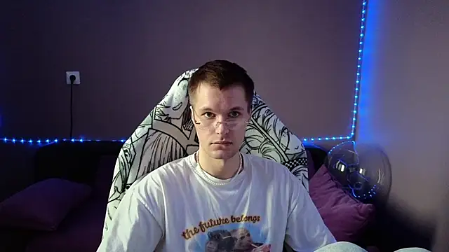 Snapshot of Leonnextdoor chatting on 9, 1, 2025 Leonnextdoor online show from 9, 1, 2025