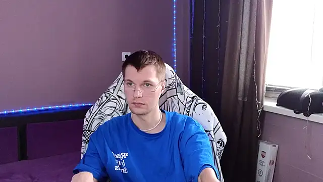 Snapshot of Leonnextdoor chatting on 11, 1, 2025 Leonnextdoor online show from 11, 1, 2025