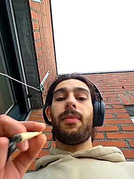 Levi Latino online show from 6, 4, 2026