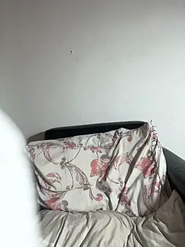 Ninabrunette18 online show from 22, 4, 2026