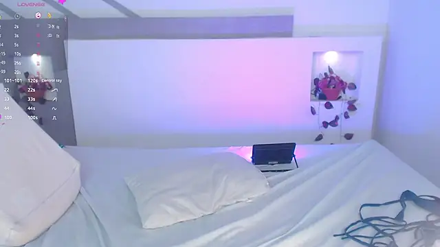 VenusEvans1 online show from 1, 3, 2025