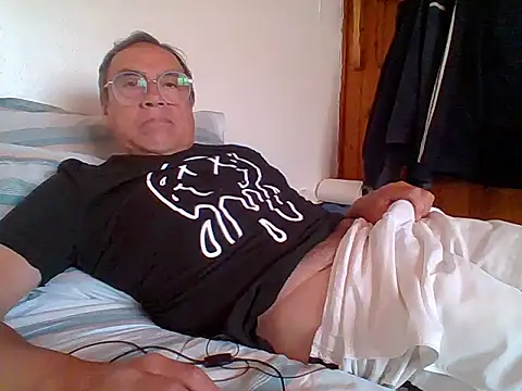 santiagon2015 online show from 30, 12, 2024