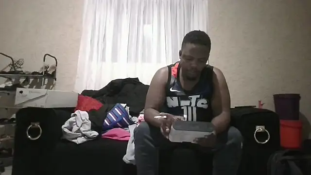 Snapshot of ThamiXX chatting on 13, 5, 2026 ThamiXX online show from 13, 5, 2026