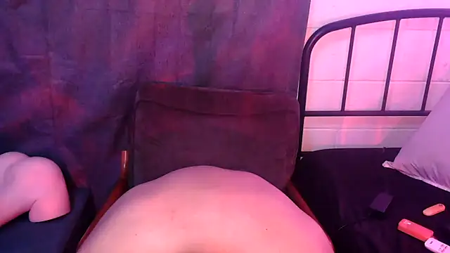 Snapshot of k1oudE chatting on 22, 5, 2026 k1oudE online show from 22, 5, 2026