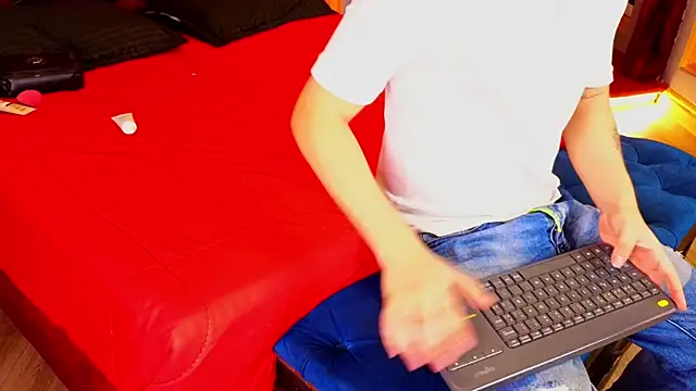 MarcoVitto online show from 10, 10, 2025