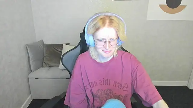 ElizabethHarpper online show from 19, 9, 2025