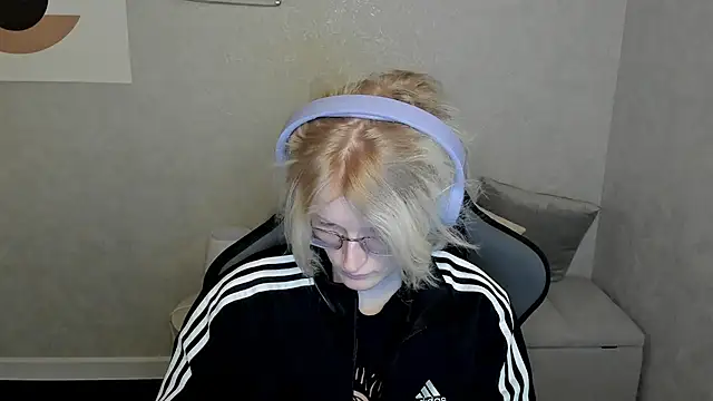 ElizabethHarpper online show from 9, 9, 2025