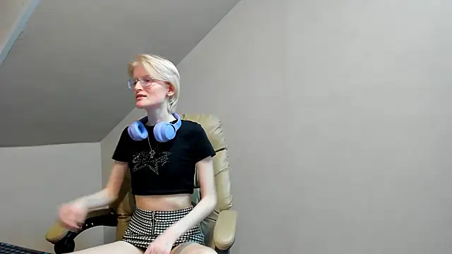 ElizabethHarpper online show from 21, 3, 2025