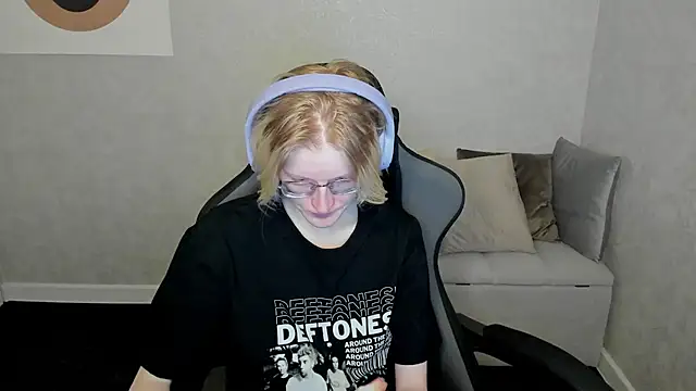 ElizabethHarpper online show from 26, 9, 2025